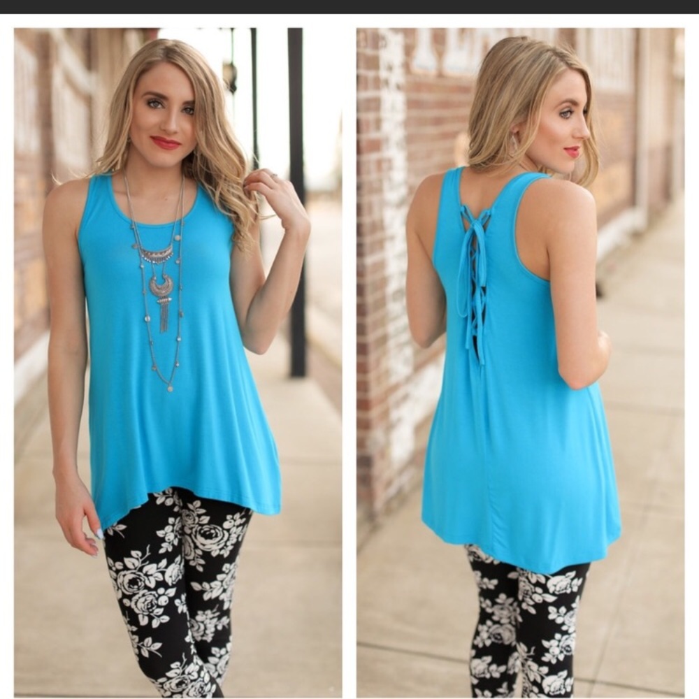 ✨Last one✨Lace up back tunic